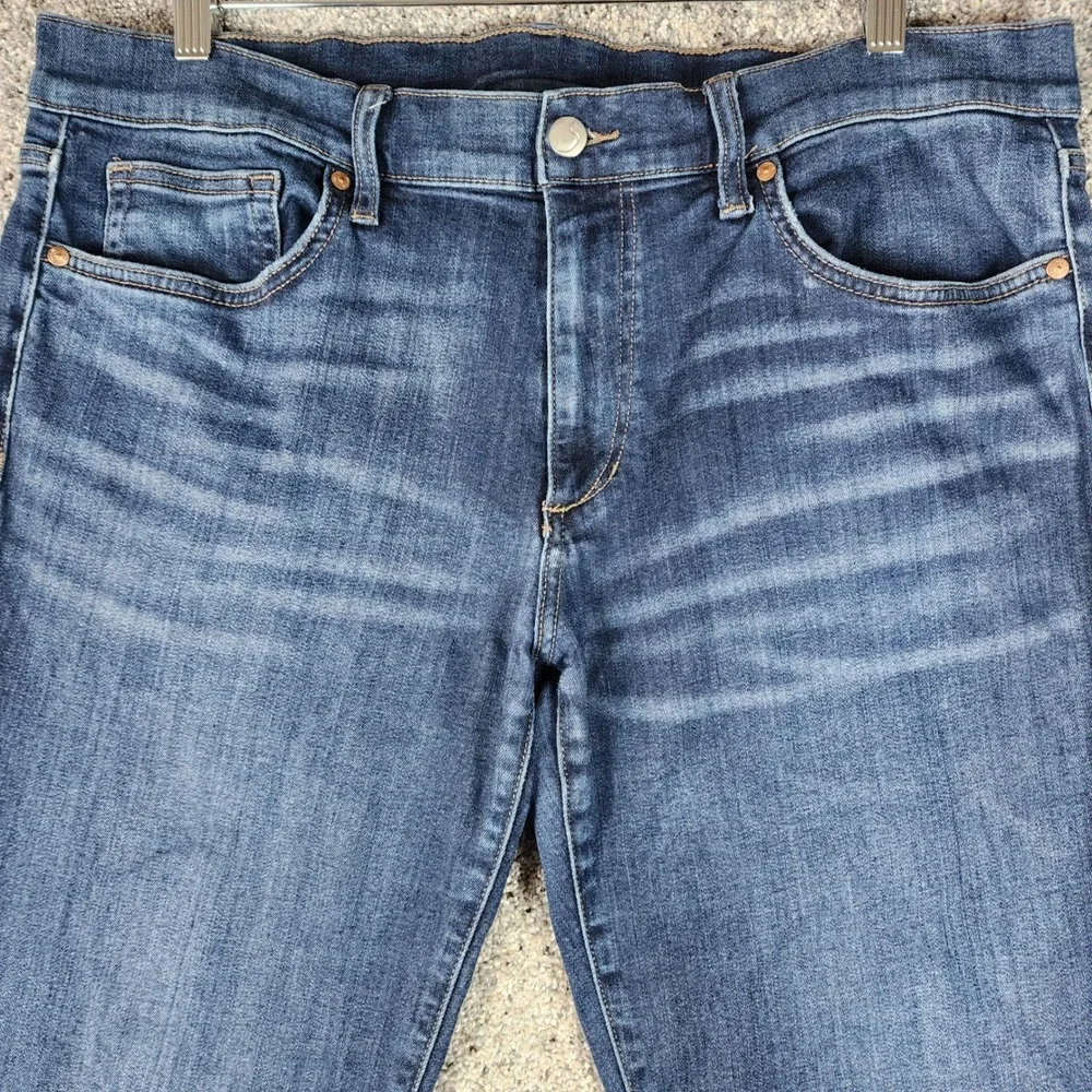Joe's Jeans Brixton Straight Narrow Mens 36 Medium Wash Stretch EUC Retails $228
